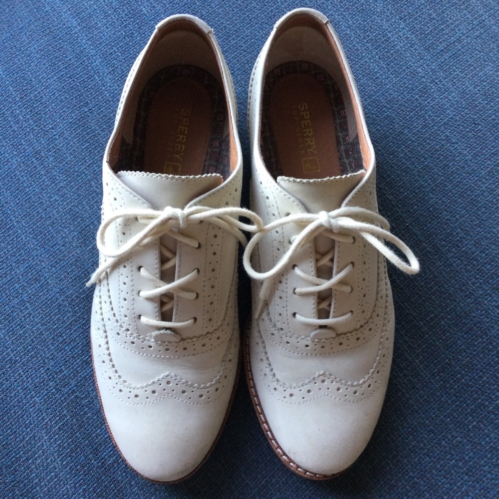 Sperry Topsider leather oxfords